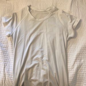 White Lululemon Swiftly Tech Shirt- Size 8